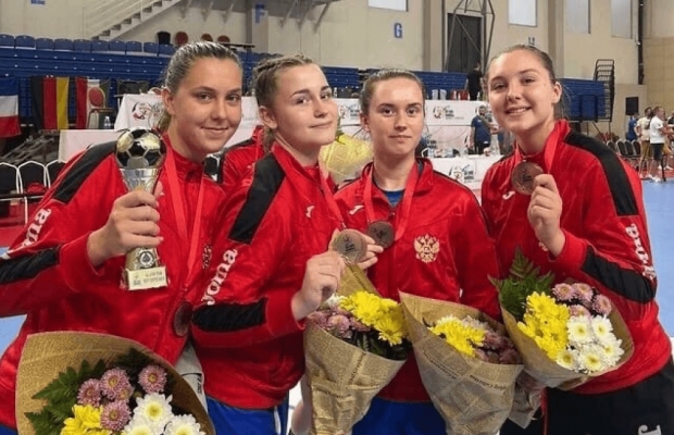 Четыре гандболистки РОУОР выиграли бронзу чемпионата Европы U17 в составе сборной России